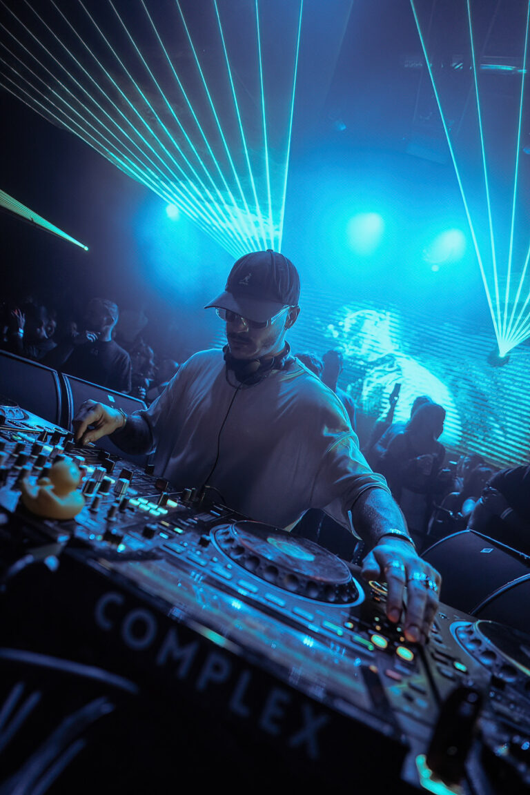 Claydrum Presents Nico Moreno / Carla Schmitt / Melvin Spix — Muziek in Maastricht